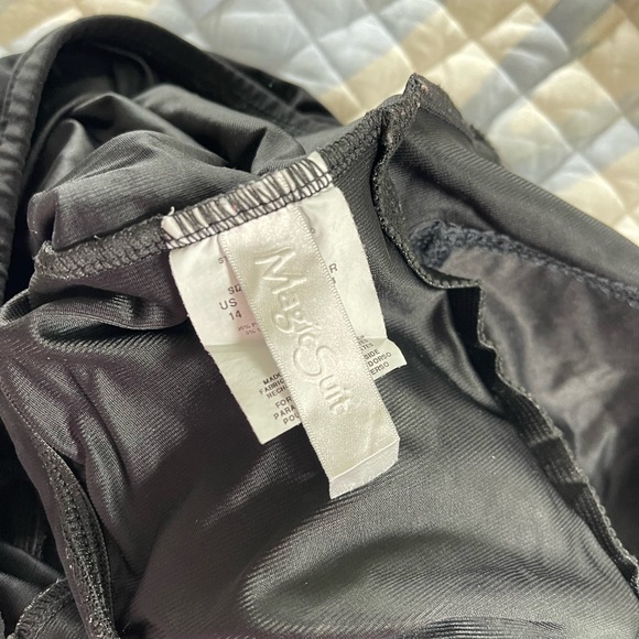 Vintage style halter top romper swimsuit - Picture 7 of 8